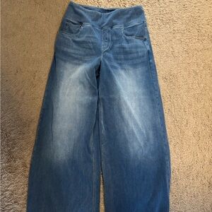 HALARA Denim Flare Jeans in Classic Blue